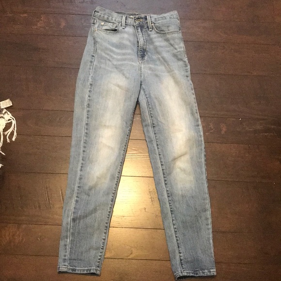 Levi Mom Jeans - Picture 4 of 4